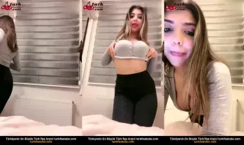 Çıplak Kadının Canlı Gösterisi